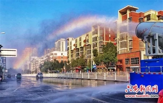 炮出移動的彩虹，風(fēng)華環(huán)保助力六安市開展創(chuàng)建全國文明城市